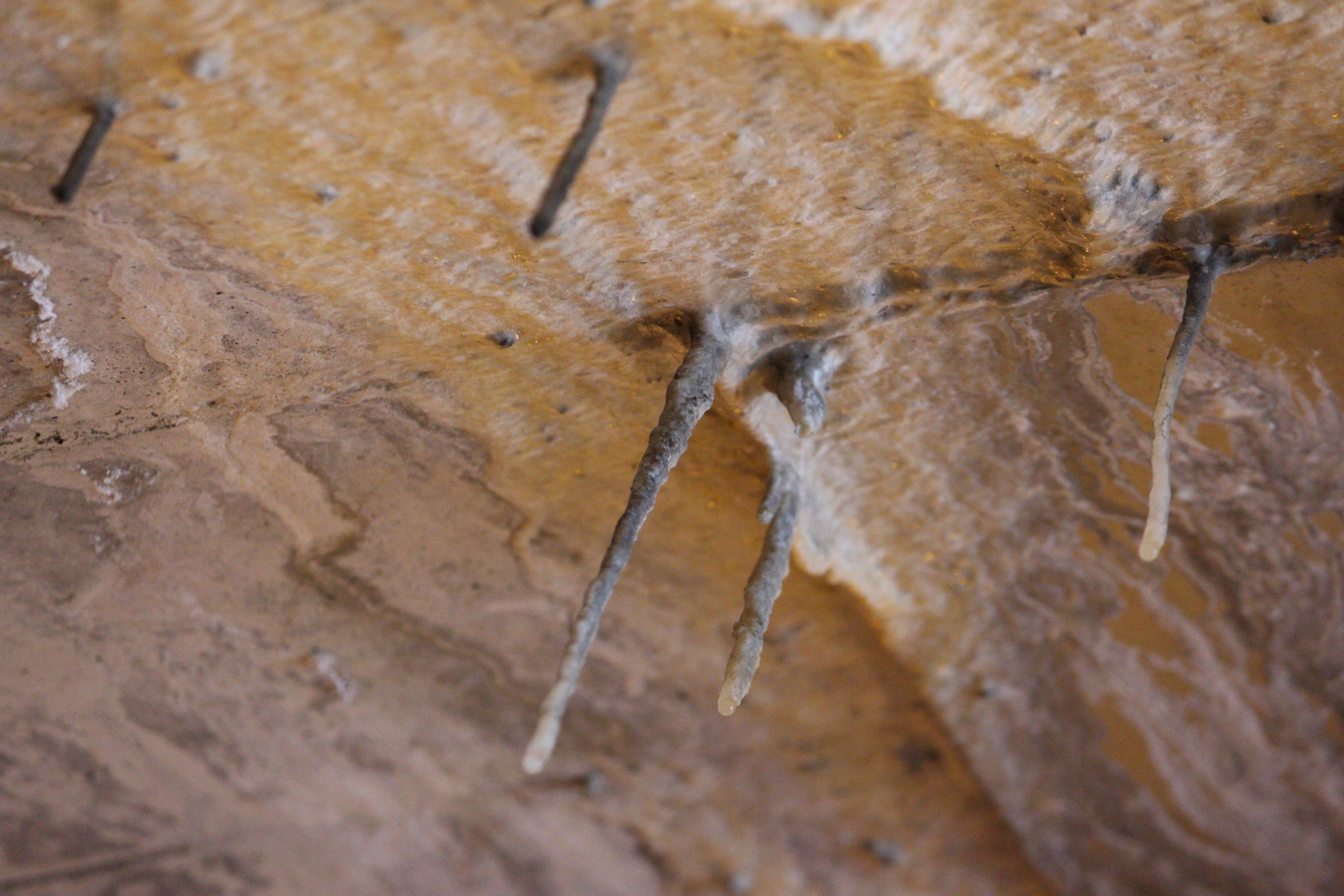 Tunnel stalactites